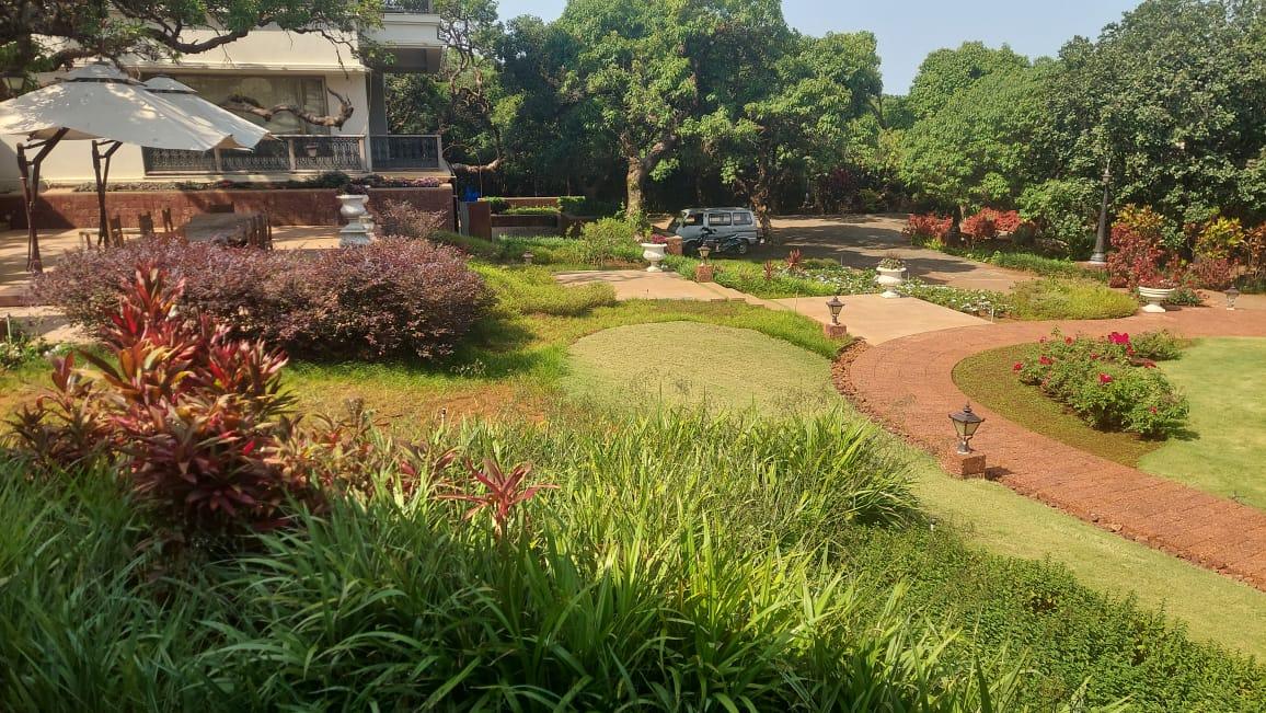 Commercial Estate Landscaping